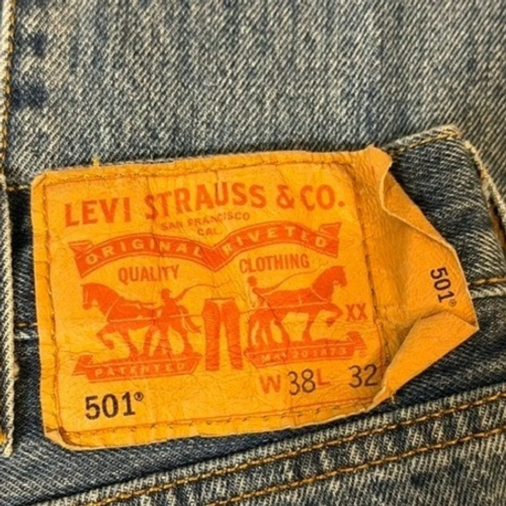 Levi's 501 Original Fit Jeans Mens 38x32 Blue Straight Leg Button Fly Denim VTG